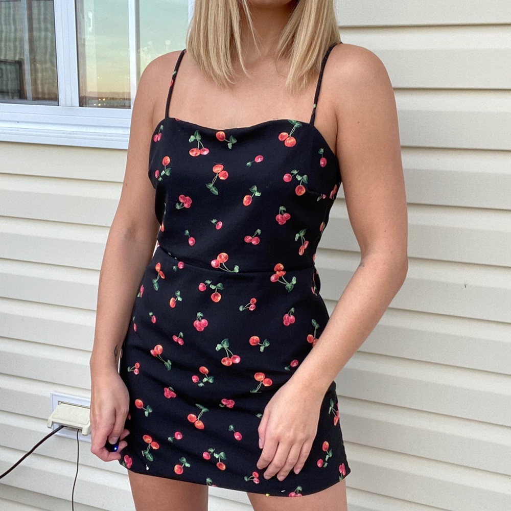 Lulu’s Mini Dress - Picture 2 of 4